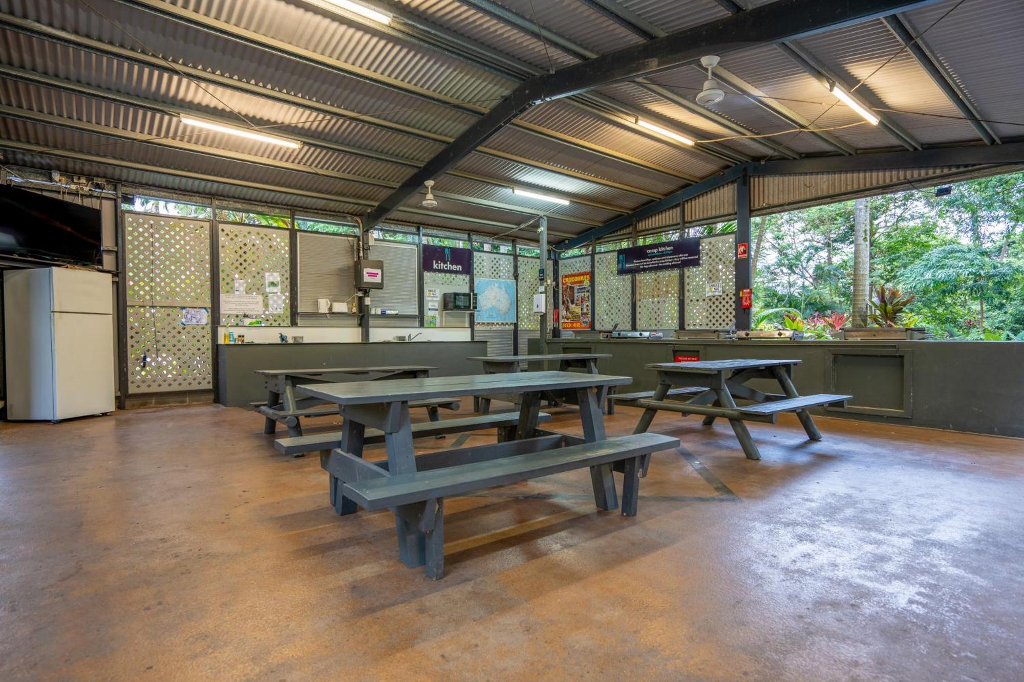 Tasman Holiday Parks - Cairns Cool Waters ภายนอก รูปภาพ